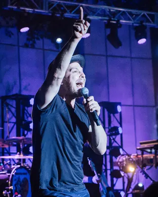 Gavin Degraw Waukegan