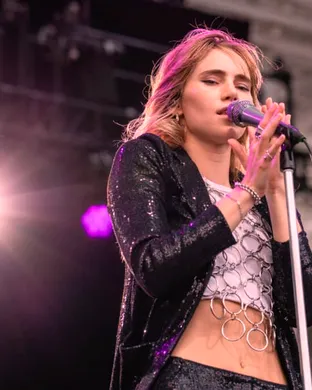 Suki Waterhouse Chicago